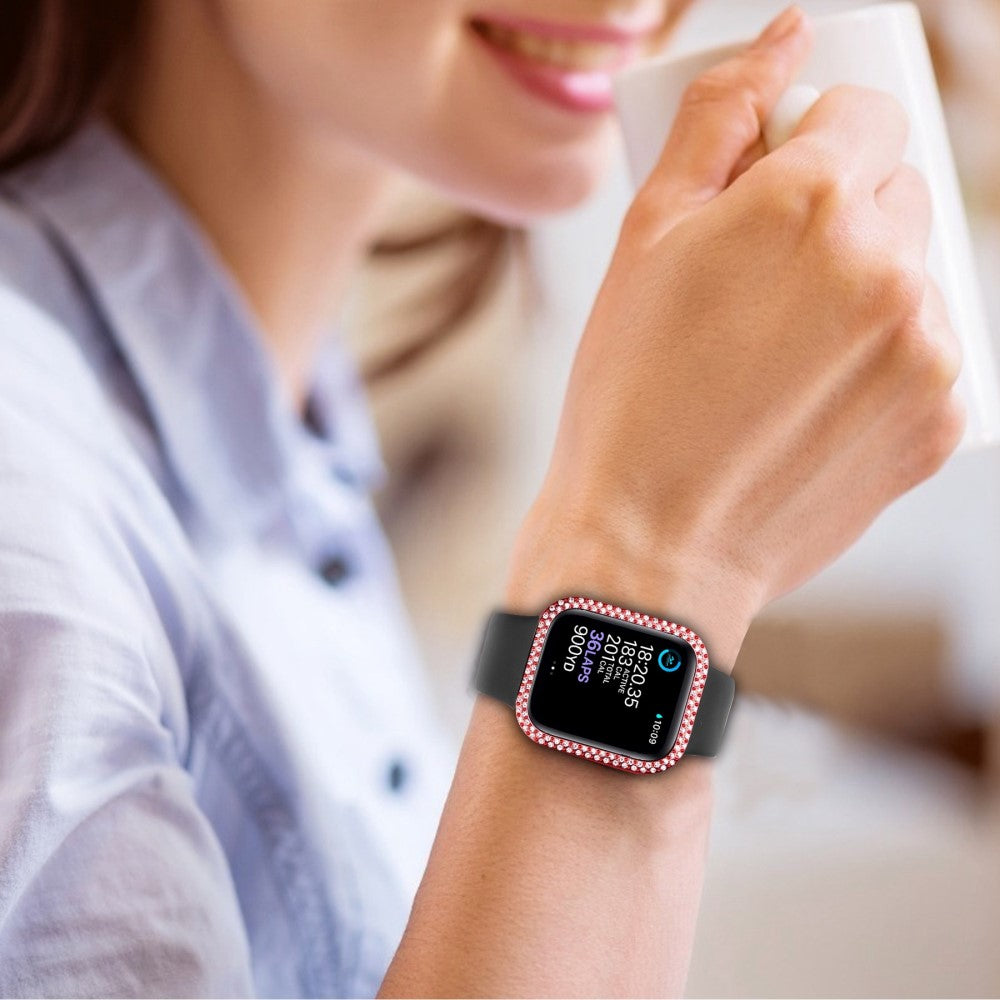 Godt Apple Watch Series 8 (41mm) / Apple Watch Series 7 41mm Cover med Skærmbeskytter i Plastik, Rhinsten og Hærdet Glas - Rød#serie_4
